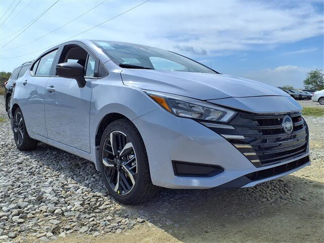 2025 Nissan Versa SR FWD