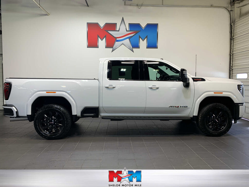 2024 GMC Sierra 2500HD AT4 Crew Cab 4WD