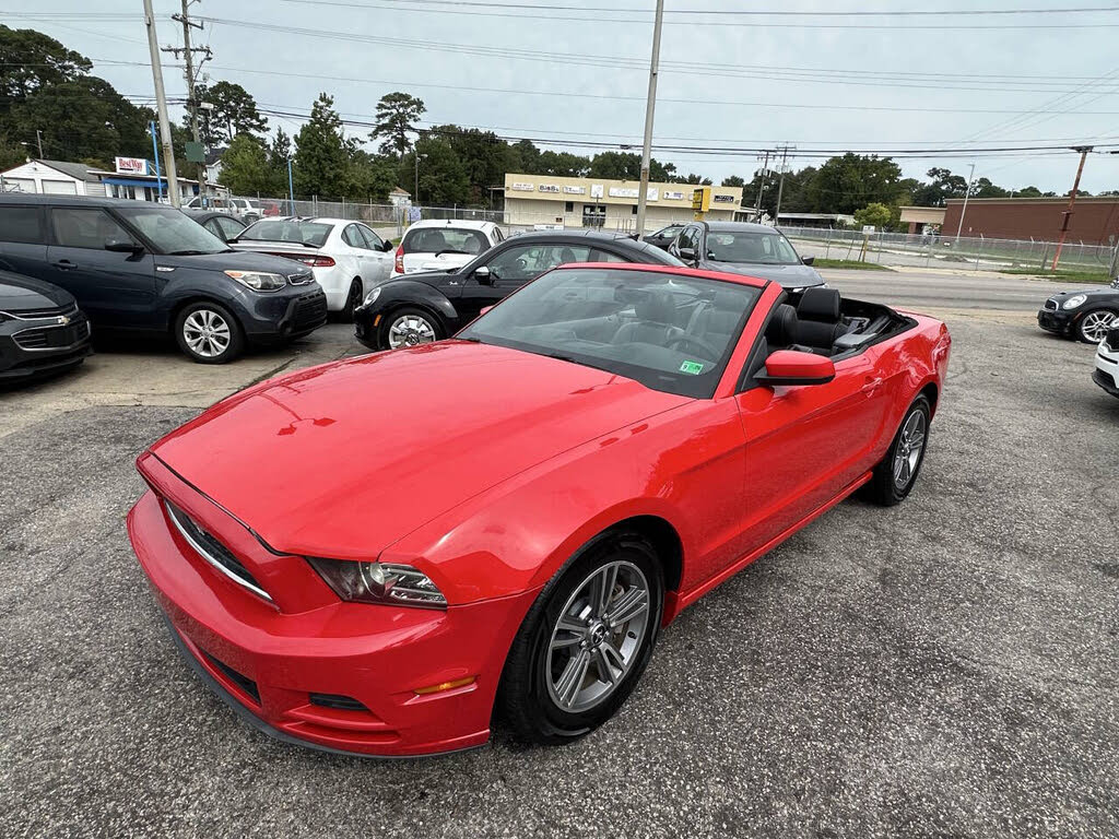 2013 Ford Mustang V6 Convertible RWD