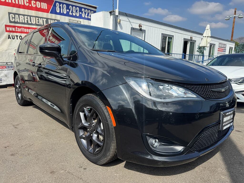 2018 Chrysler Pacifica Touring Plus FWD