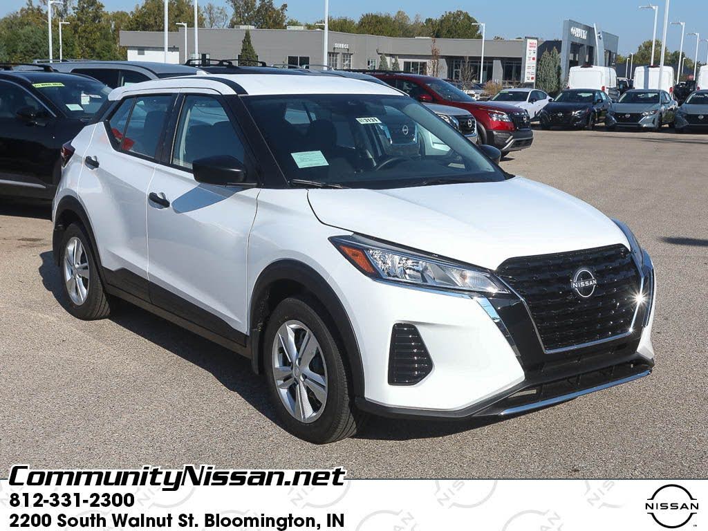 2025 Nissan Kicks Play S FWD