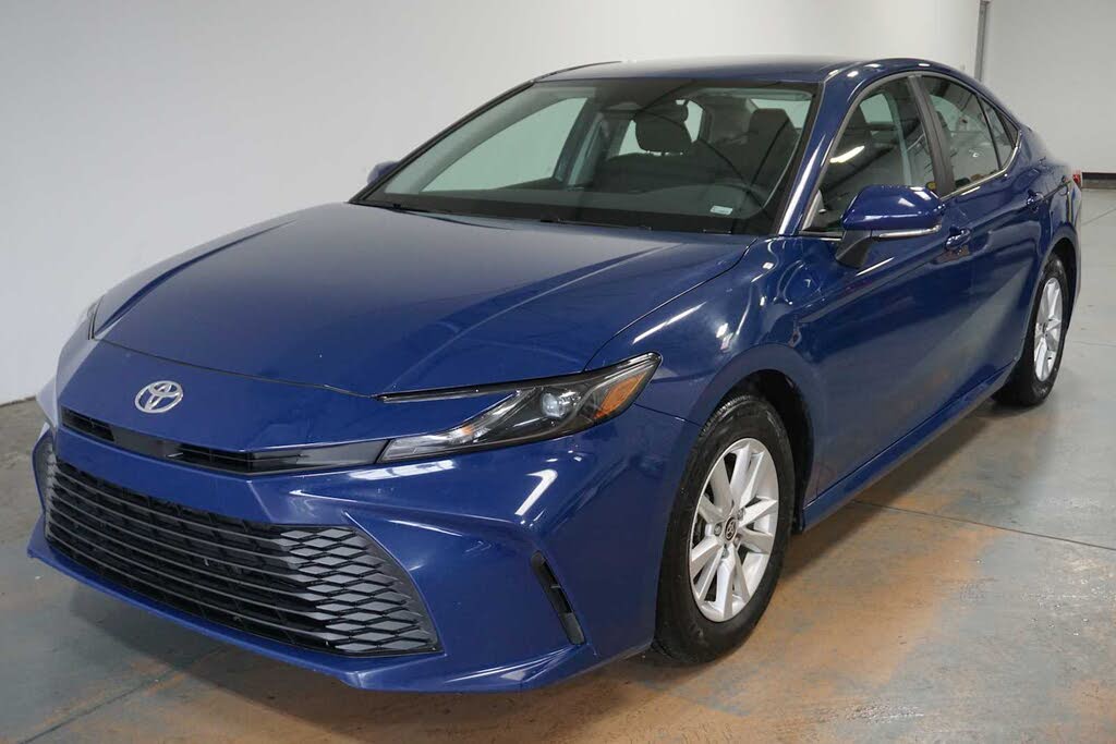 2025 Toyota Camry LE FWD