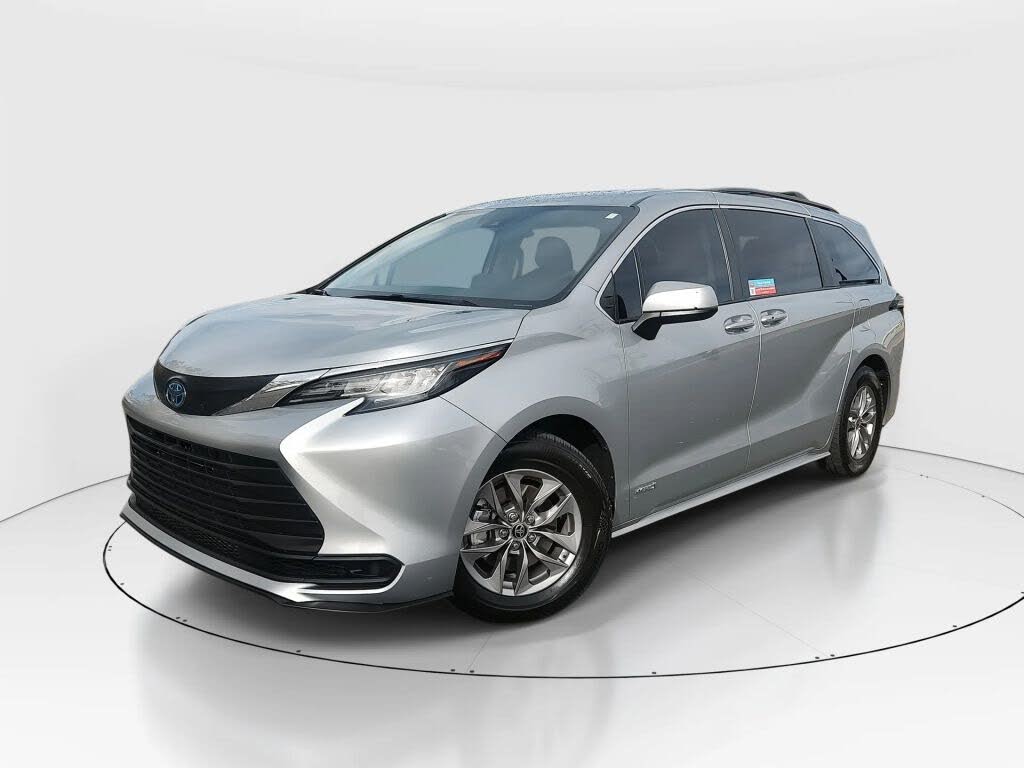 2021 Toyota Sienna LE 8-Passenger FWD