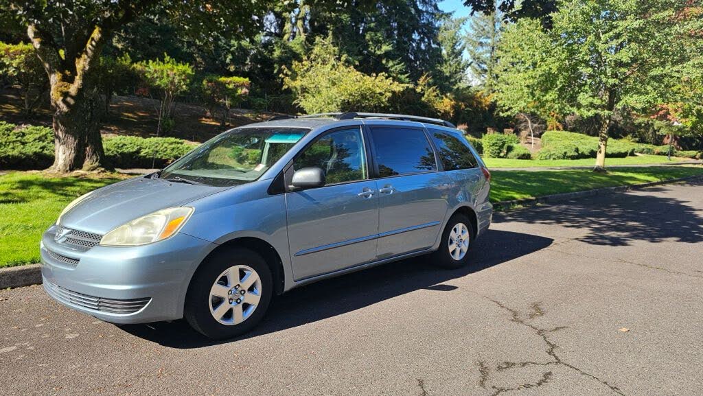 2004 Toyota Sienna 4 Dr CE Passenger Van