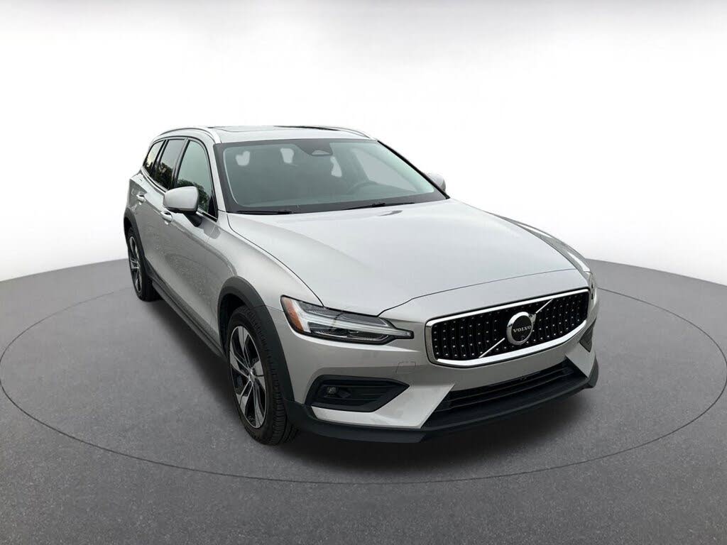 2025 Volvo V60 Cross Country B5 Plus AWD