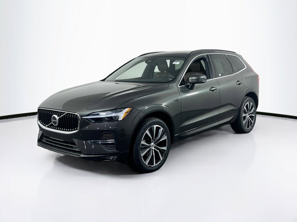 2022 Volvo XC60 B5 Momentum FWD