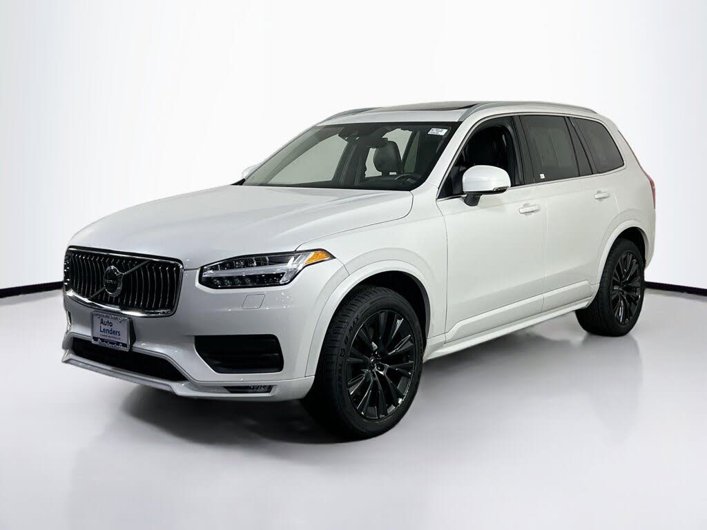 2022 Volvo XC90 T5 Momentum AWD