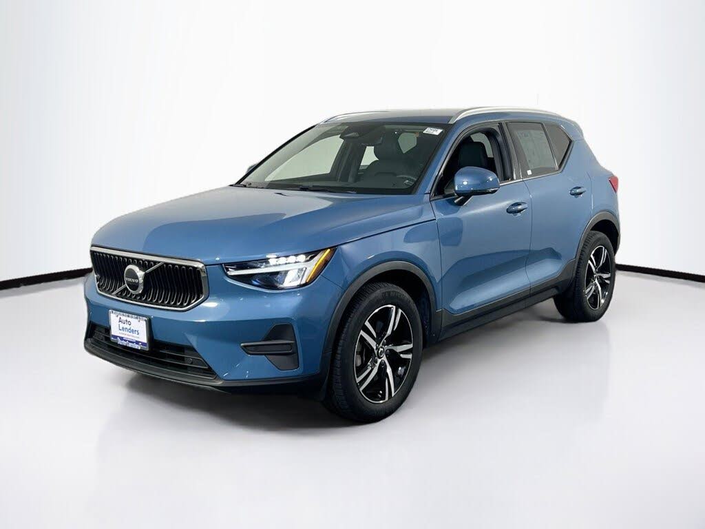 2023 Volvo XC40 B5 Core AWD