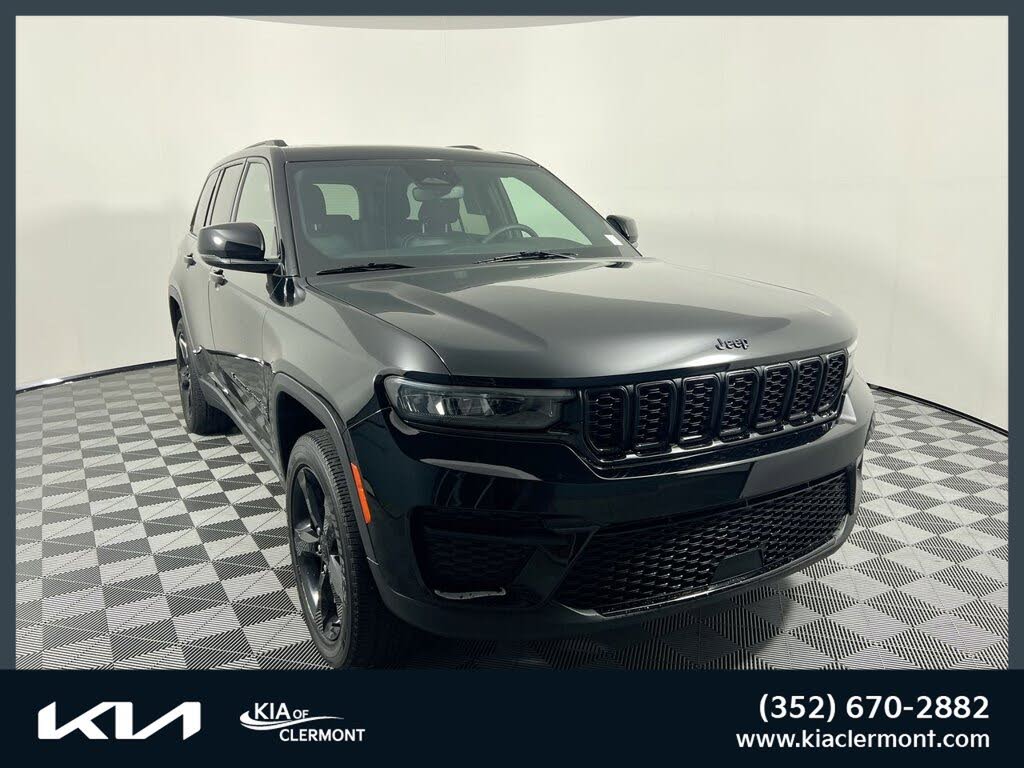 2023 Jeep Grand Cherokee Altitude 4WD