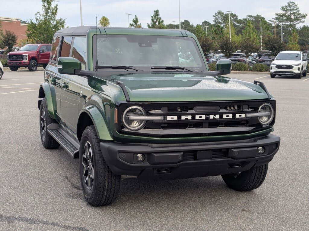 2025 Ford Bronco Outer Banks 4-Door 4WD