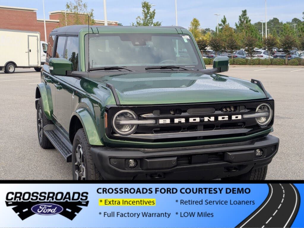 2025 Ford Bronco Outer Banks 4-Door 4WD