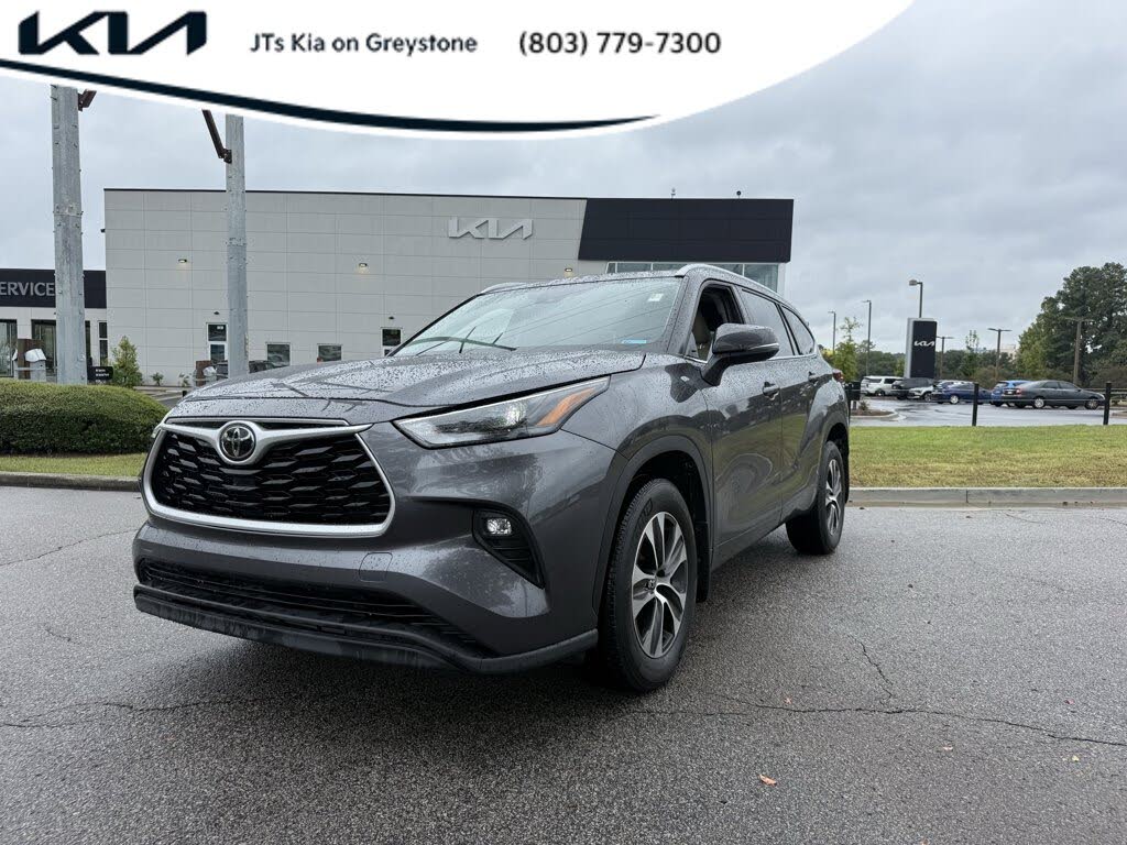 2022 Toyota Highlander XLE AWD