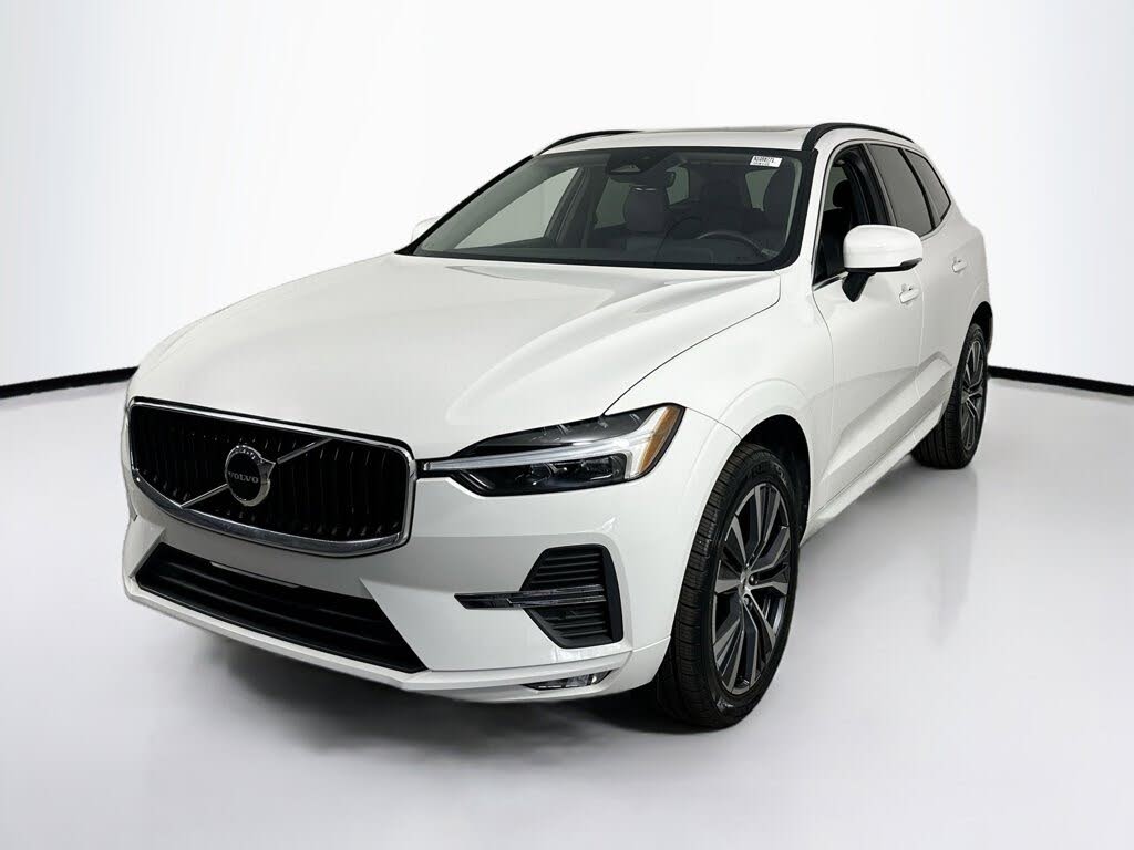 2022 Volvo XC60 B5 Momentum FWD