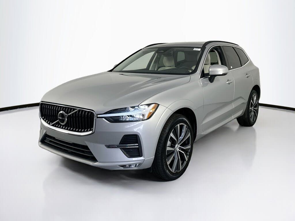 2022 Volvo XC60 B5 Momentum FWD