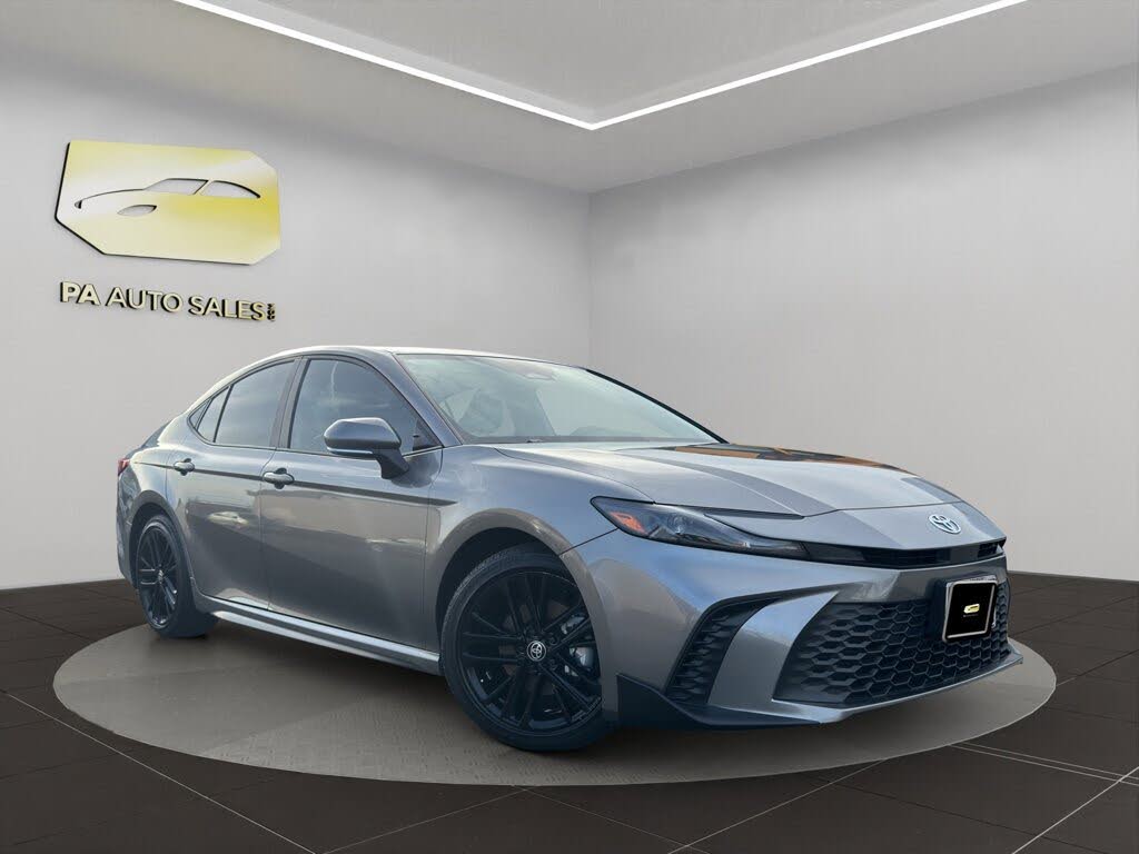 2025 Toyota Camry SE FWD