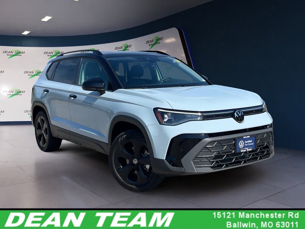 2025 Volkswagen Taos SE Black 4Motion