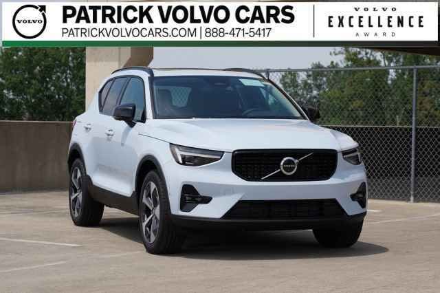 2026 Volvo XC40 B5 Plus AWD