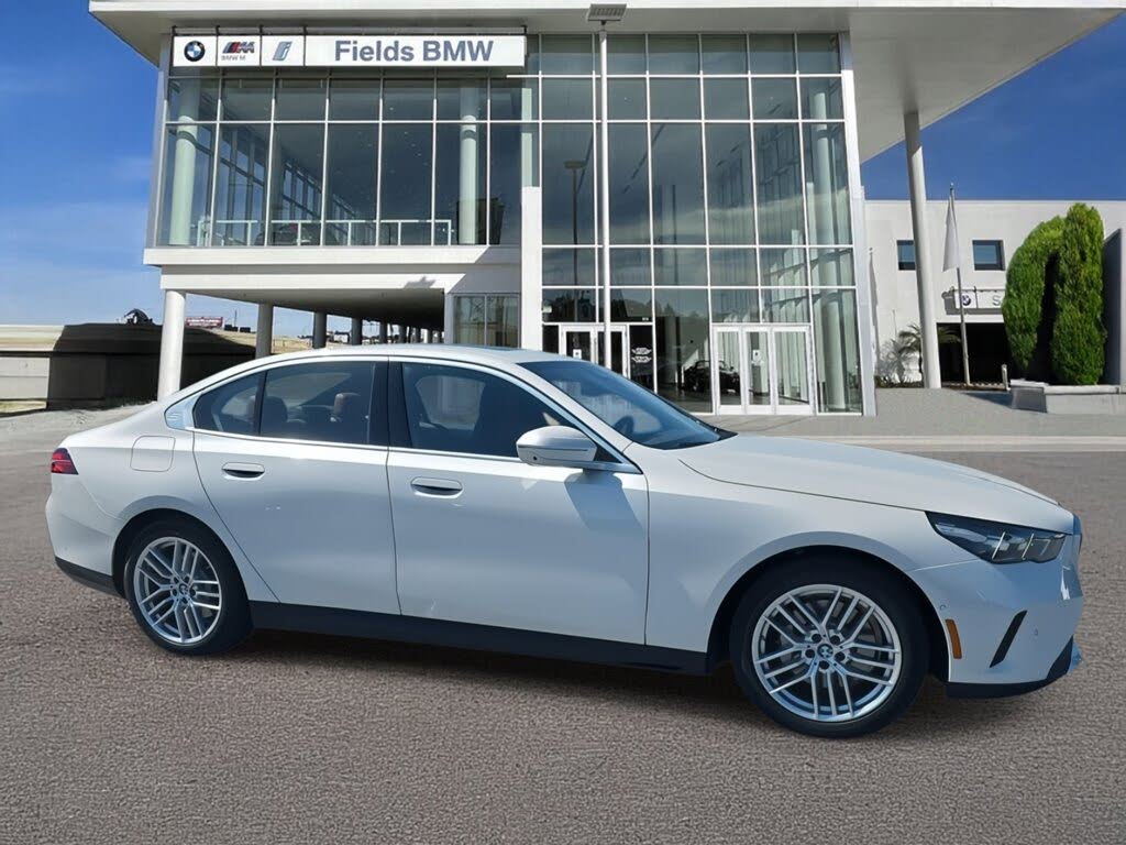 2025 BMW 5 Series 530i RWD