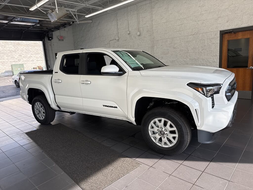 2025 Toyota Tacoma SR5 Double Cab 4WD