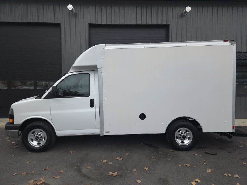 2017 GMC Savana Chassis 3500 139 Cutaway RWD