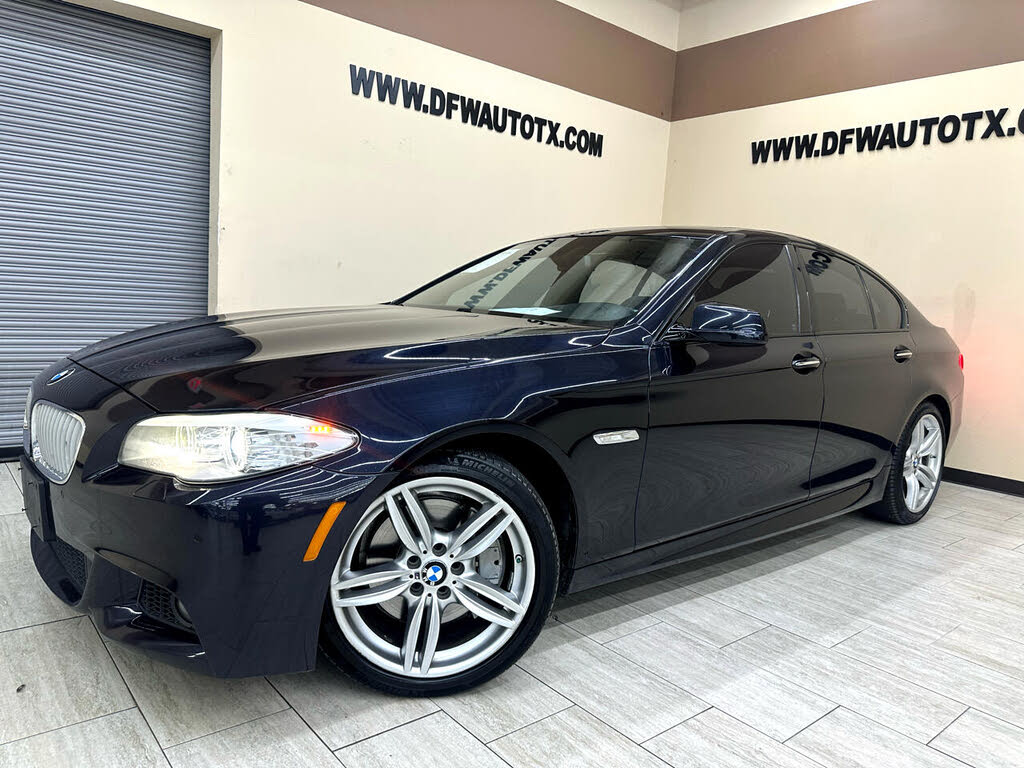 2013 BMW 5 Series 550i Sedan RWD