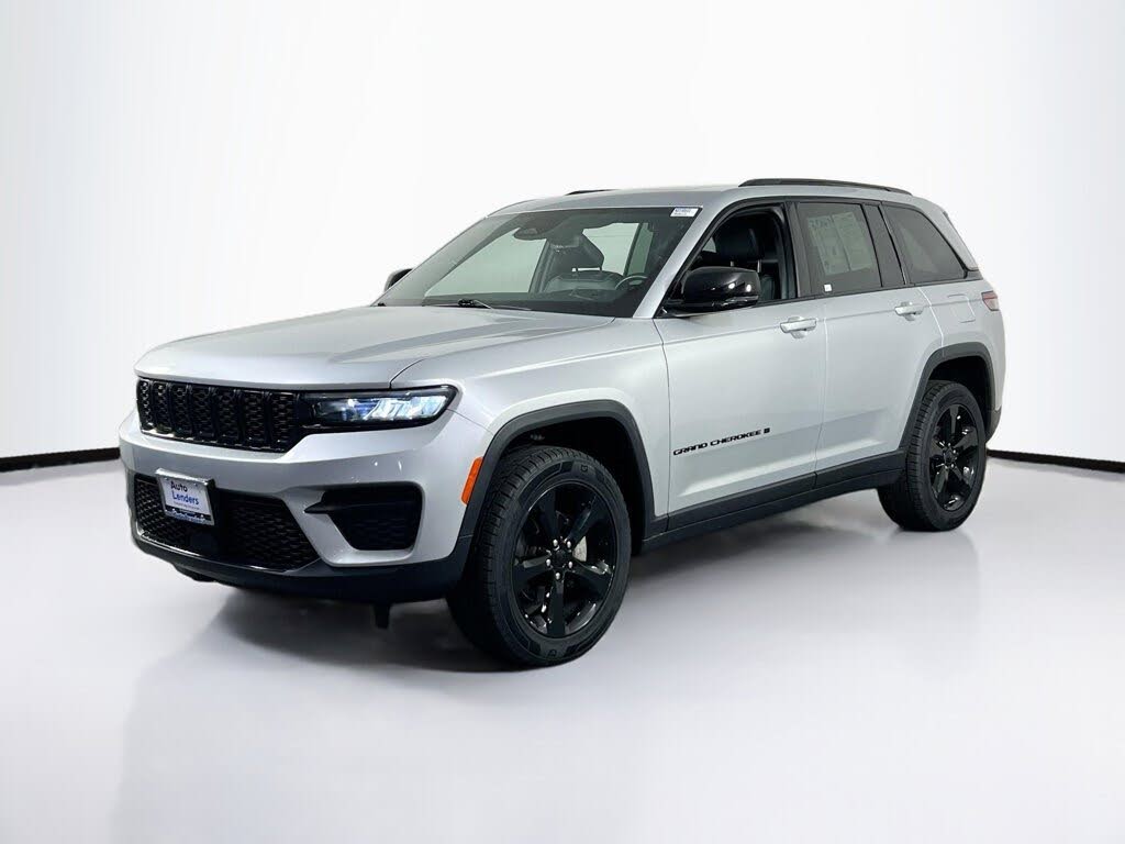 2022 Jeep Grand Cherokee Altitude 4WD