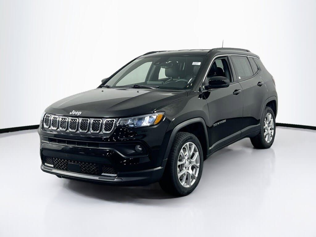 2023 Jeep Compass Latitude Lux 4WD