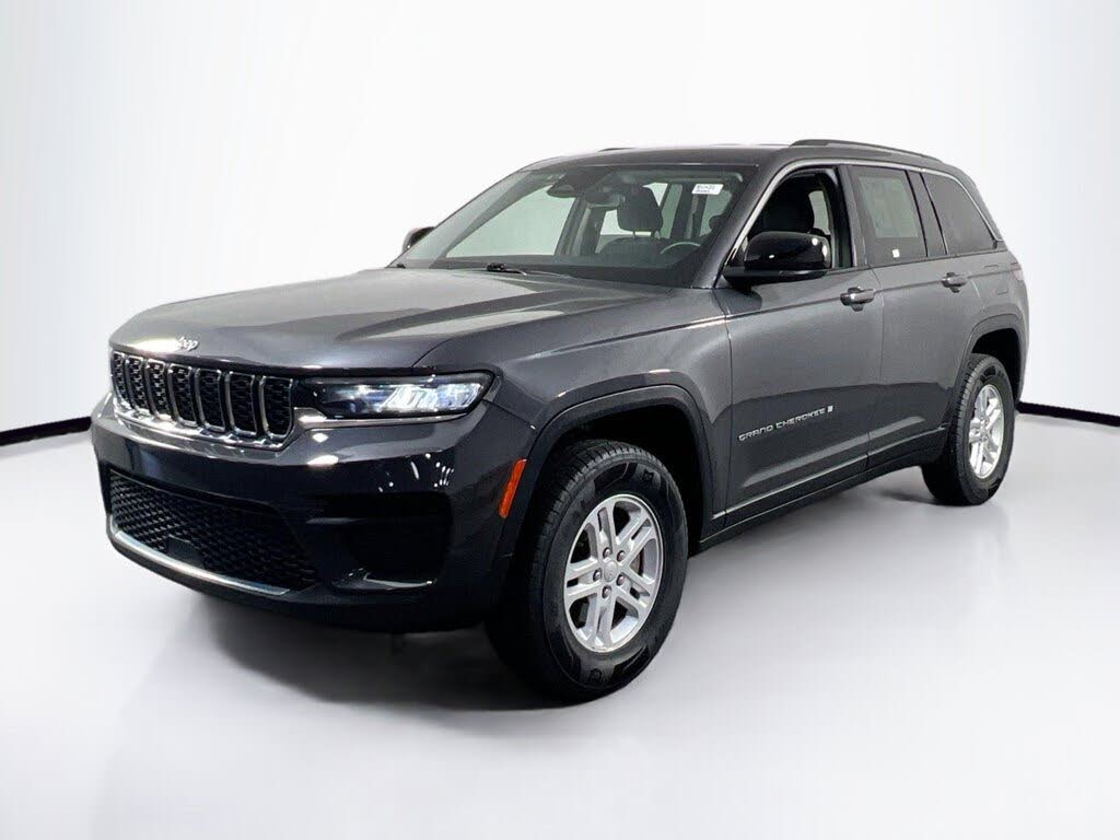 2022 Jeep Grand Cherokee Laredo 4WD