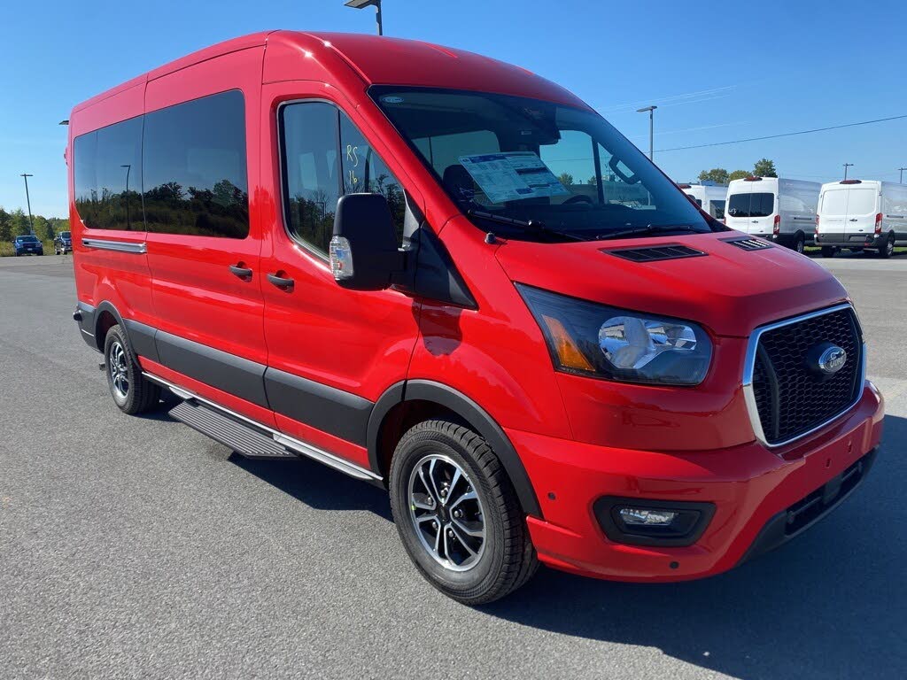 2025 Ford Transit Passenger 350 XLT Medium Roof LB RWD