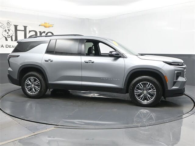 2025 Chevrolet Traverse LT FWD
