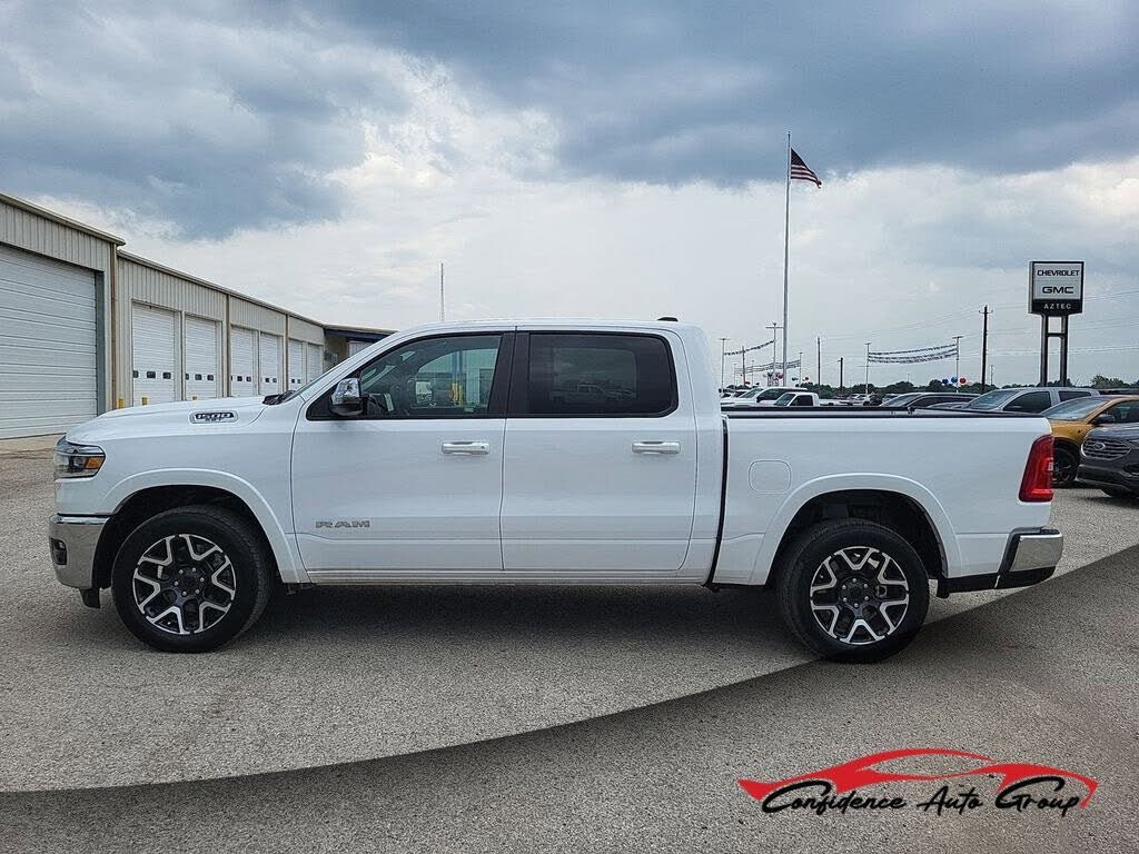 2025 RAM 1500 Laramie Crew Cab 4WD