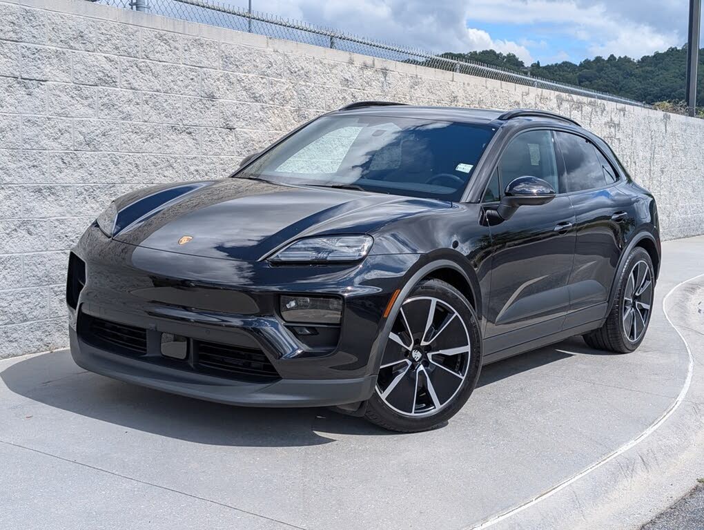 2025 Porsche Macan AWD