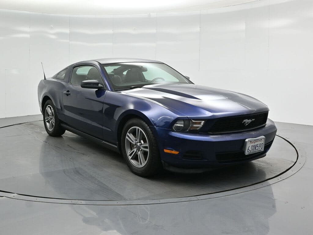 2011 Ford Mustang V6 Premium Coupe RWD