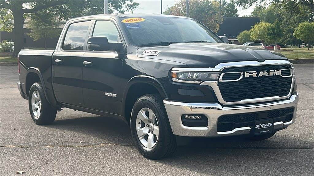 2025 RAM 1500 Big Horn Crew Cab 4WD