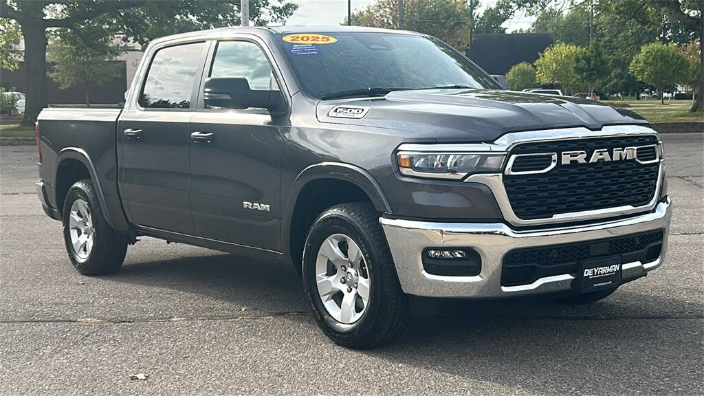 2025 RAM 1500 Big Horn Crew Cab 4WD