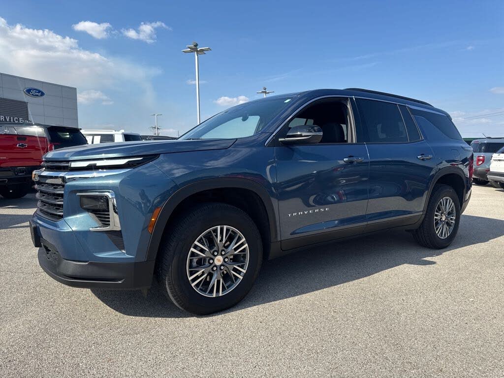 2025 Chevrolet Traverse LT FWD