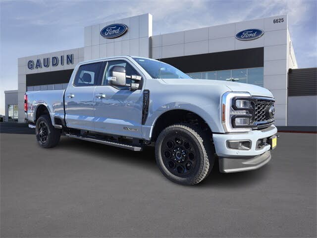 2025 Ford F-250 Super Duty Lariat Crew Cab 4WD
