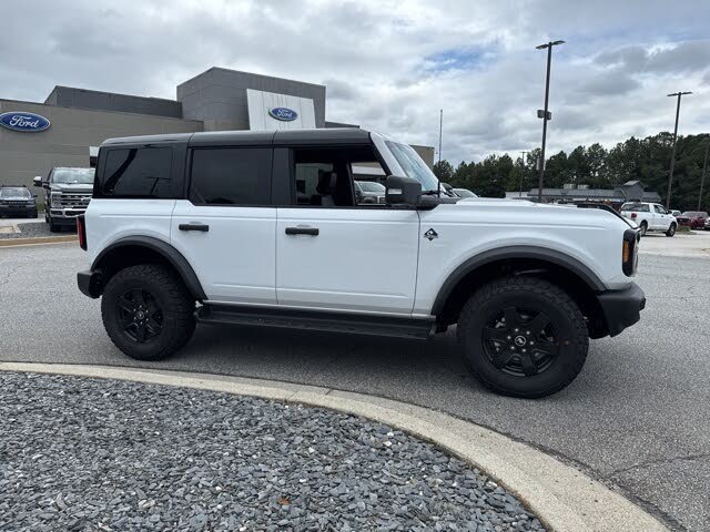 2025 Ford Bronco Outer Banks 4-Door 4WD