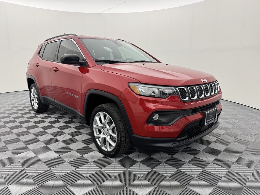 2023 Jeep Compass Latitude Lux 4WD