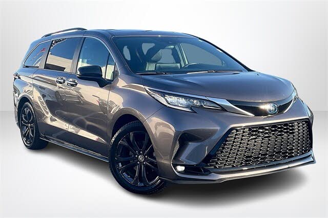 2022 Toyota Sienna XSE 7-Passenger FWD