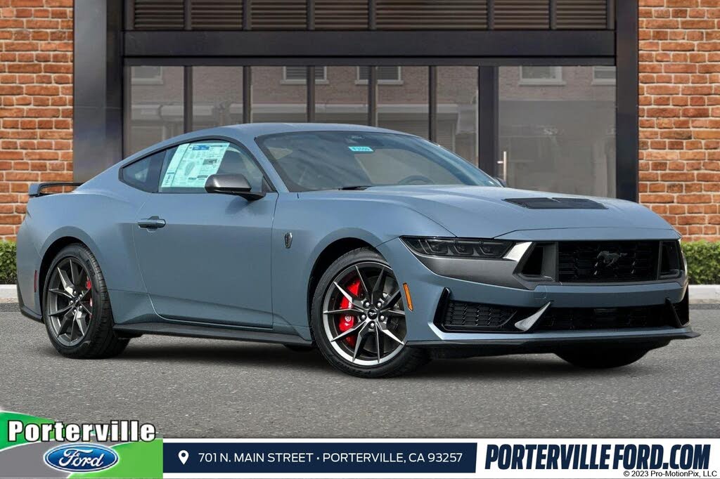 2025 Ford Mustang Dark Horse Fastback RWD