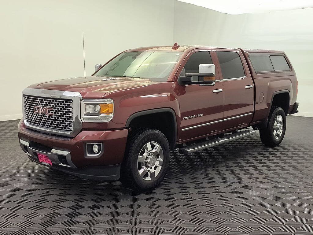 2015 GMC Sierra 2500HD Denali Crew Cab SB 4WD