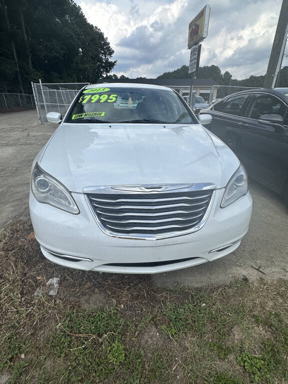2013 Chrysler 200 Touring Sedan FWD