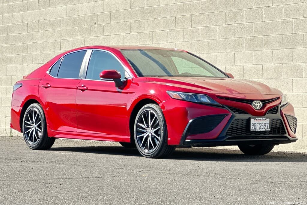 2022 Toyota Camry SE FWD