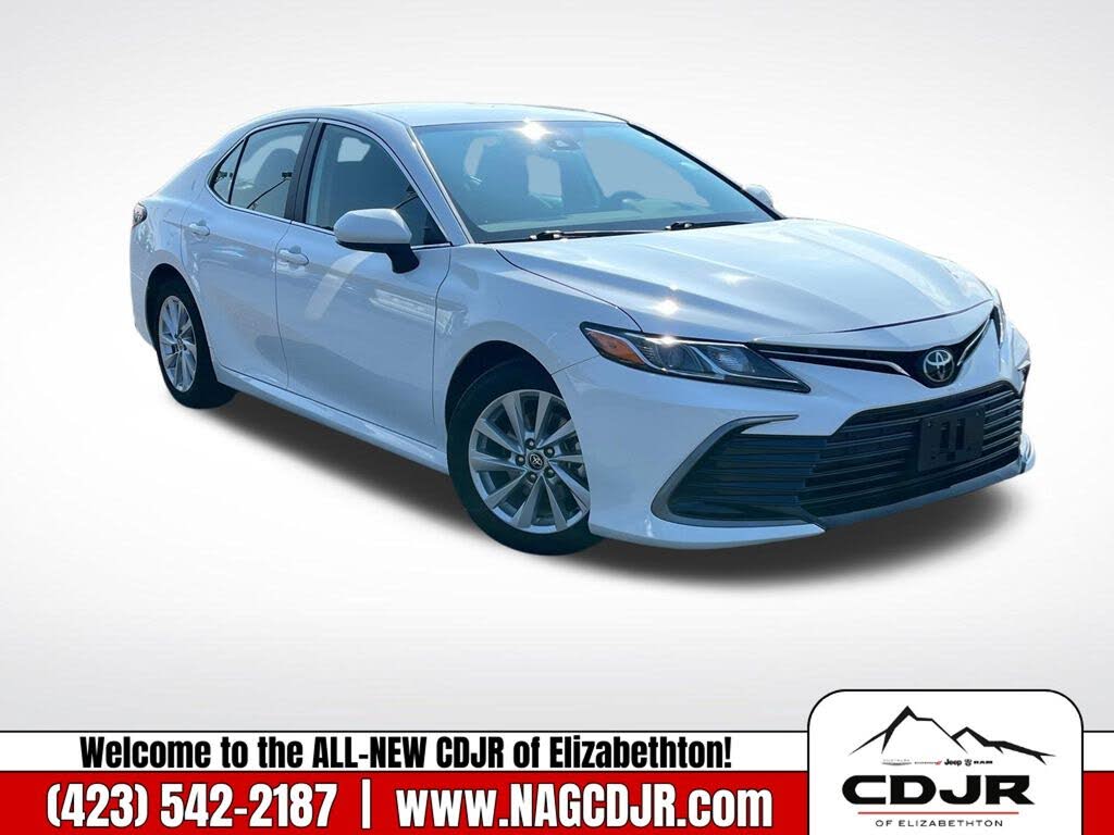 2024 Toyota Camry LE FWD
