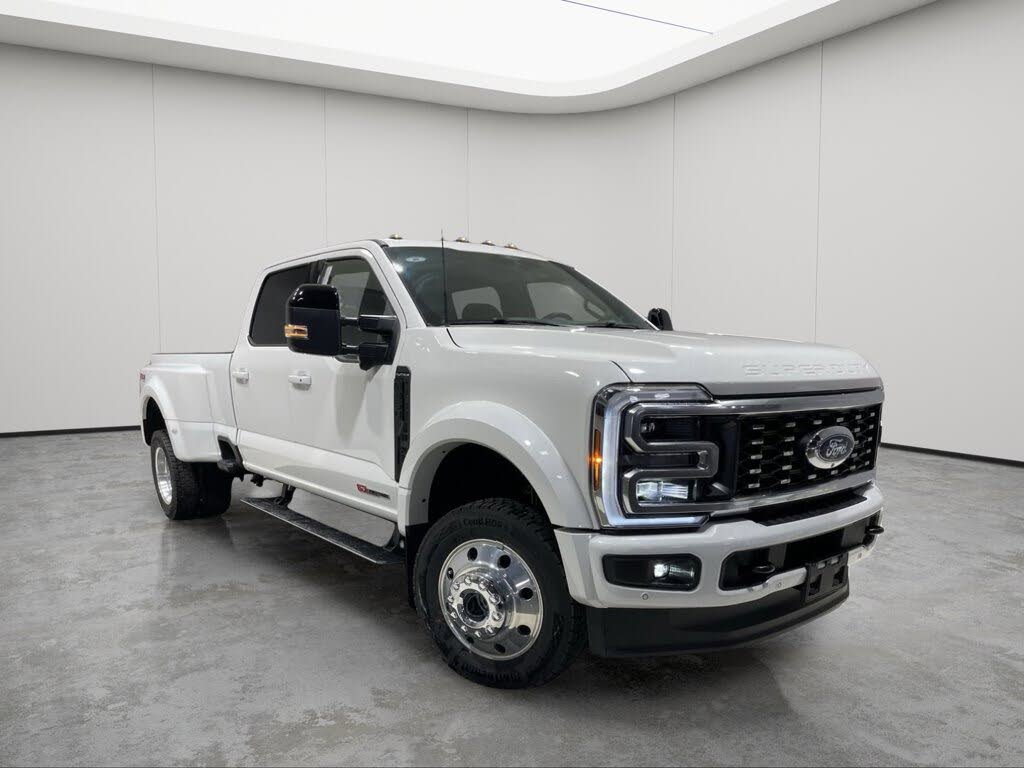 2025 Ford F-450 Super Duty Platinum Crew Cab LB DRW 4WD