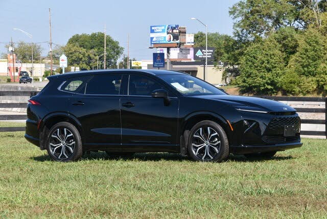 2025 Toyota Crown Signia XLE AWD