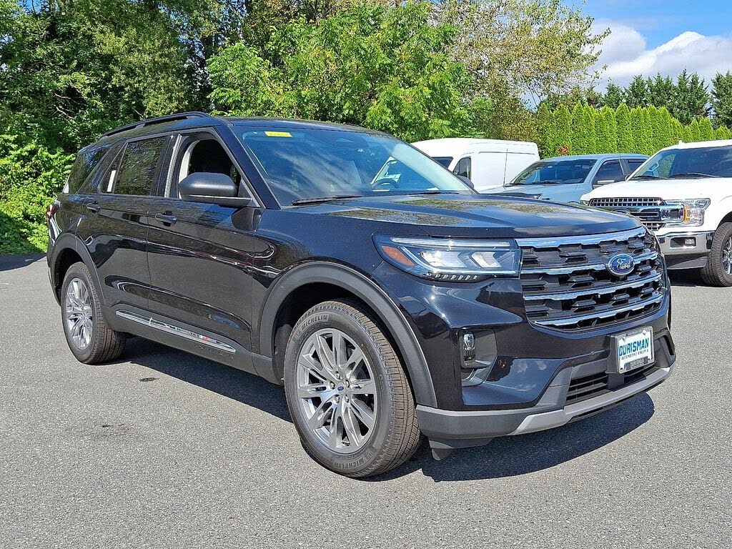 2025 Ford Explorer Active AWD