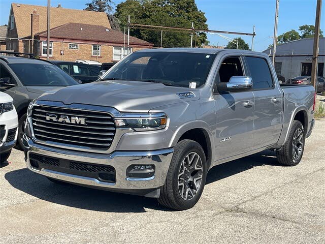 2025 RAM 1500 Laramie Crew Cab 4WD