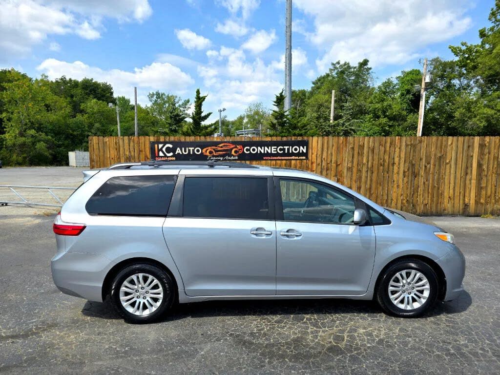 2015 Toyota Sienna XLE 8-Passenger